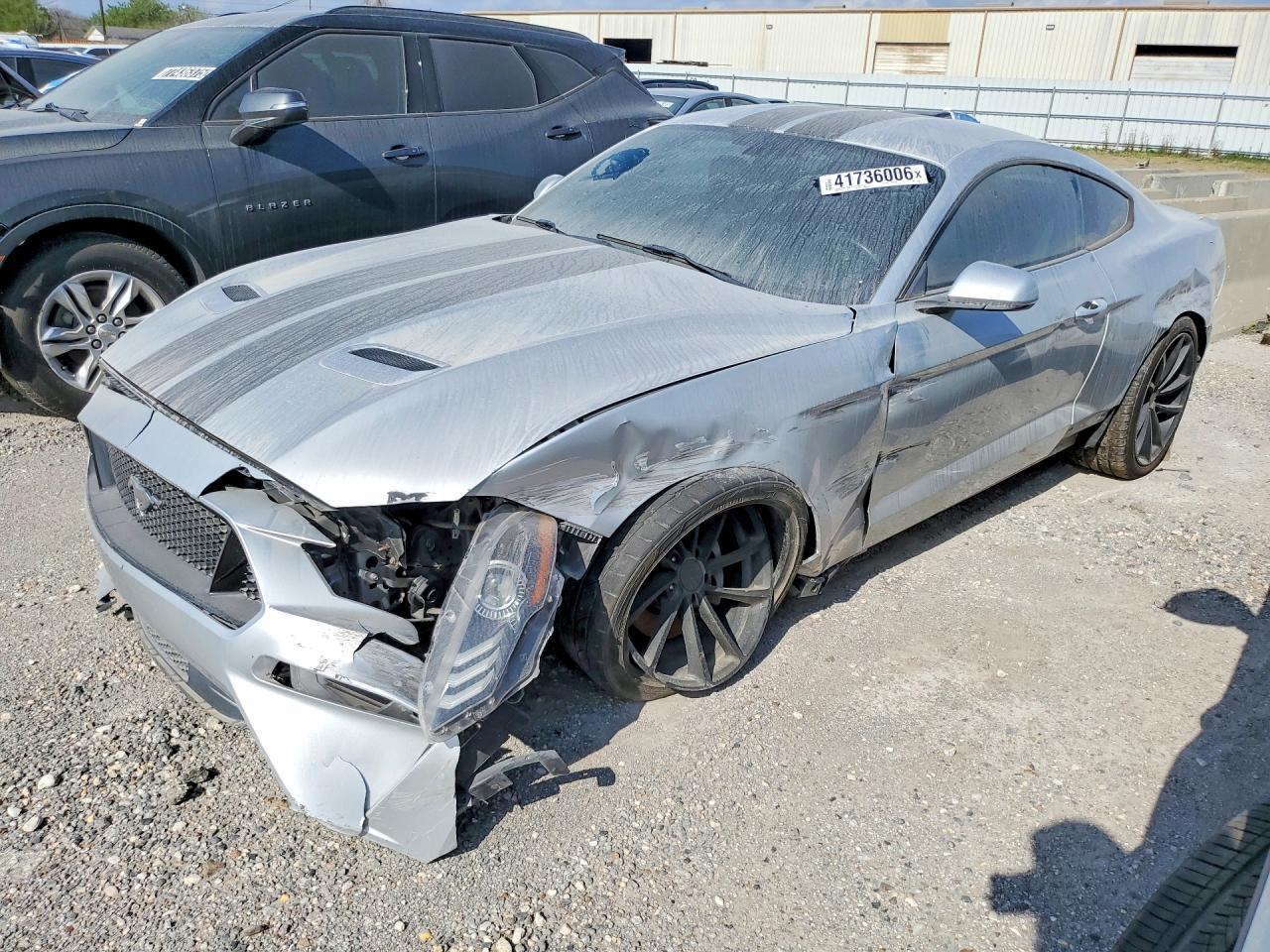 2018 Ford Mustang - zdjęcie główne