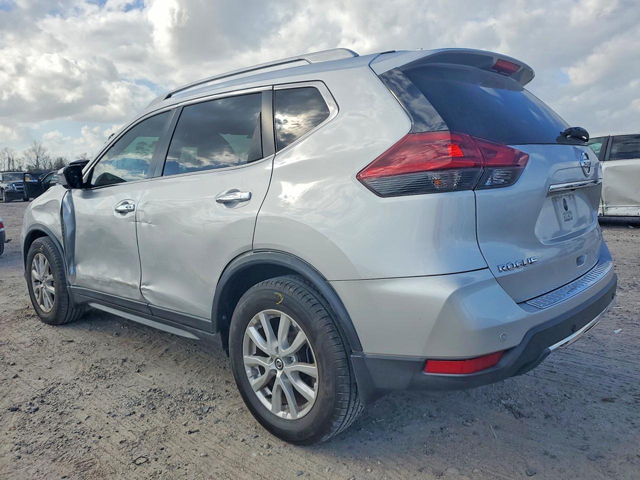 2019 Nissan Rogue Sv - zdjęcie 2