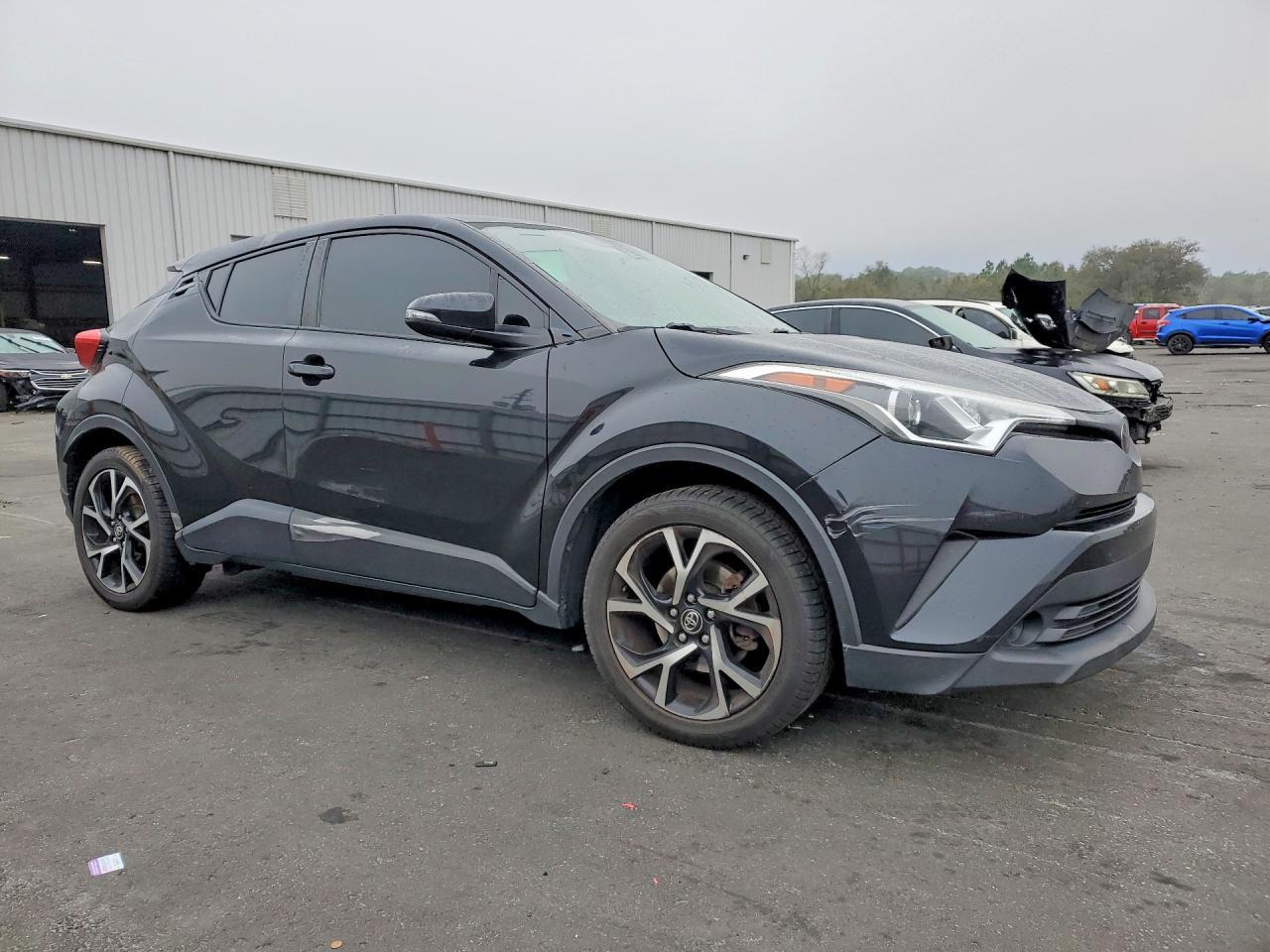 2019 Toyota C-Hr Xle - zdjęcie 4