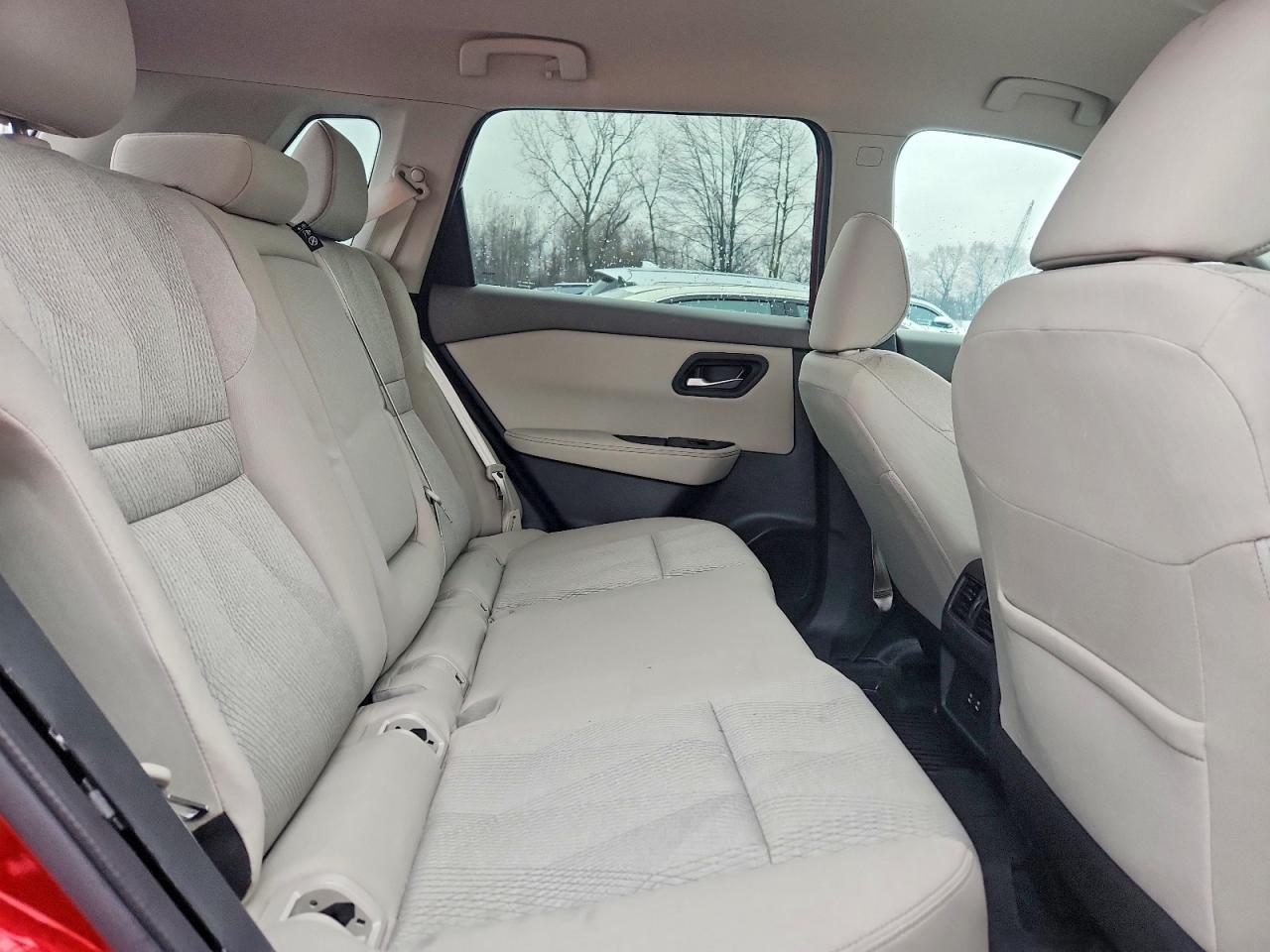 2025 Nissan Rogue Sv - zdjęcie 10