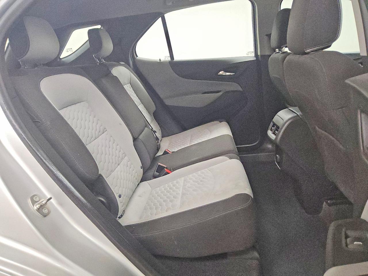 2018 Chevrolet Equinox Ls - zdjęcie 11