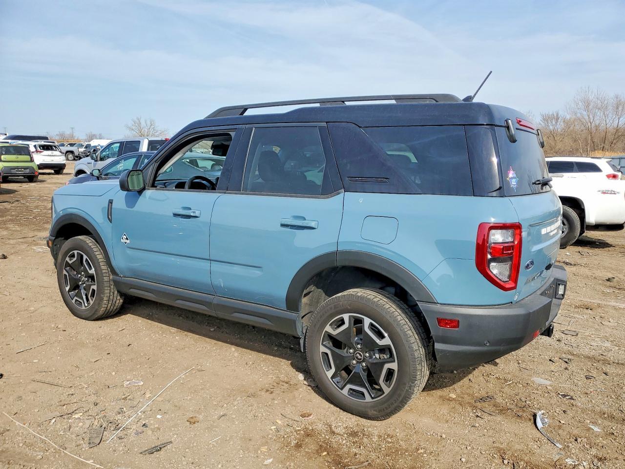 2021 Ford Bronco Sport Outer Banks - zdjęcie 2