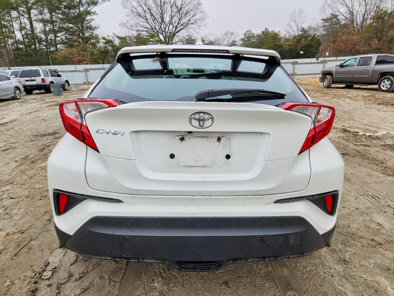 2020 Toyota C-Hr Le - zdjęcie 6