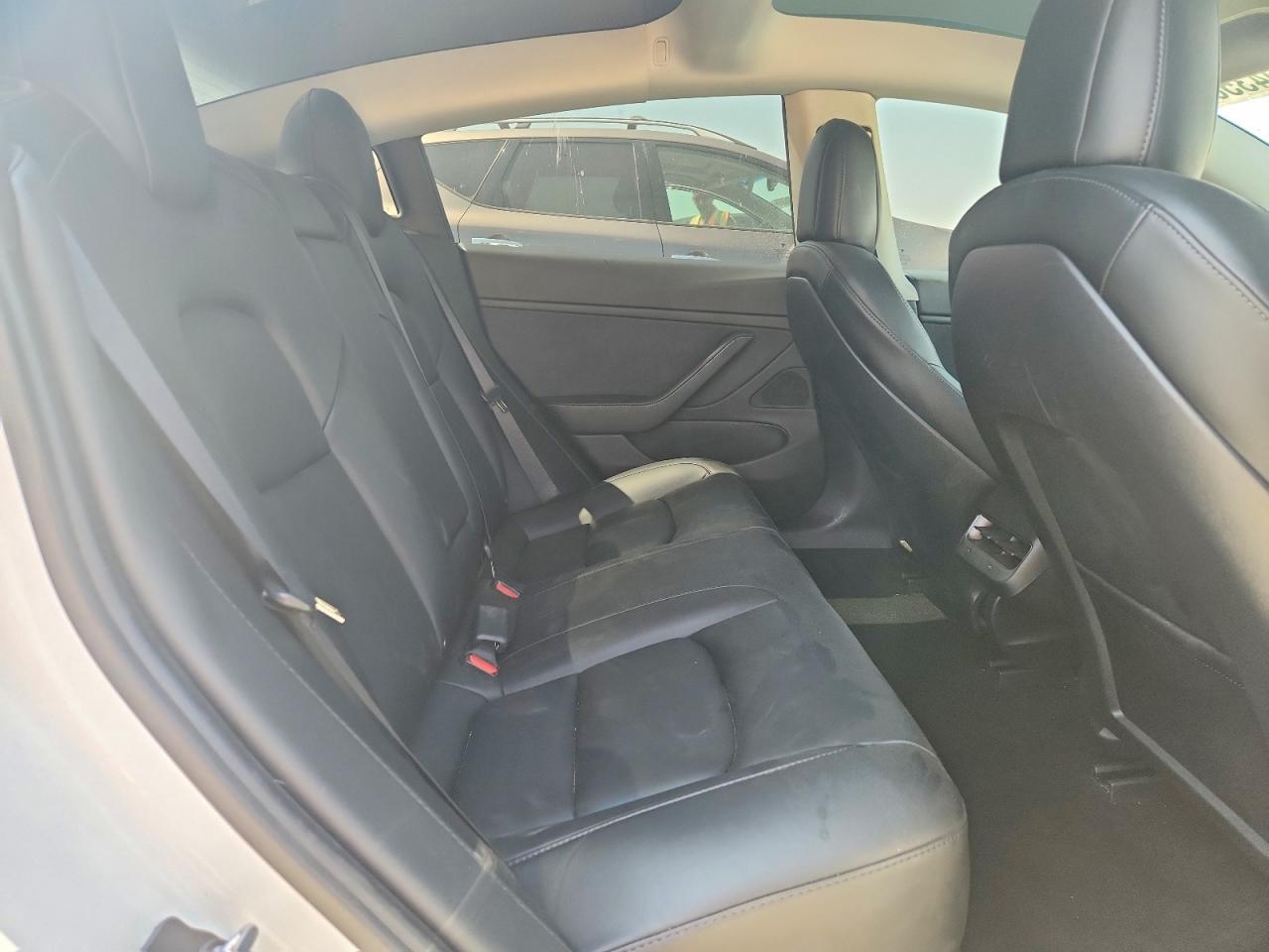 2021 Tesla Model 3 - zdjęcie 10