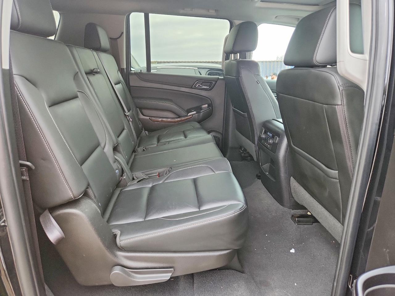 2019 Chevrolet Suburban K1500 Lt - zdjęcie 10