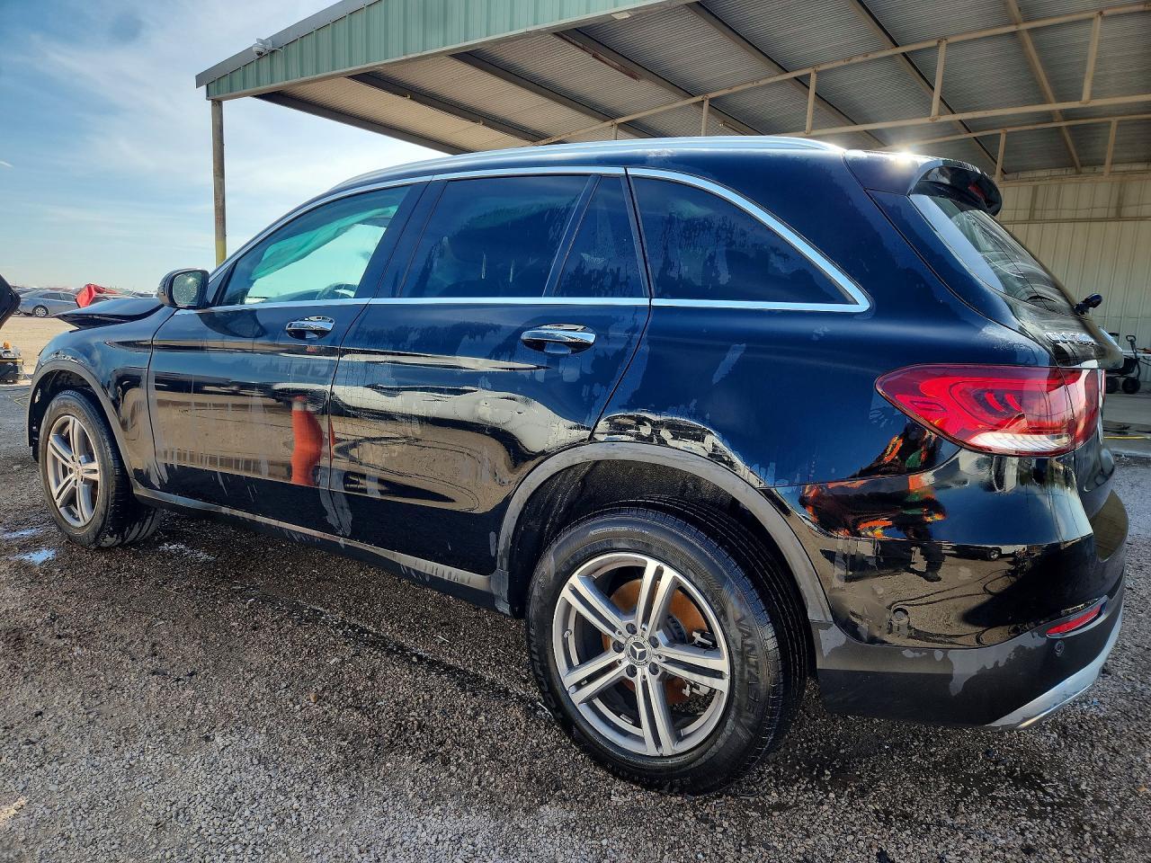 2021 Mercedes-Benz Glc 300 - zdjęcie 2