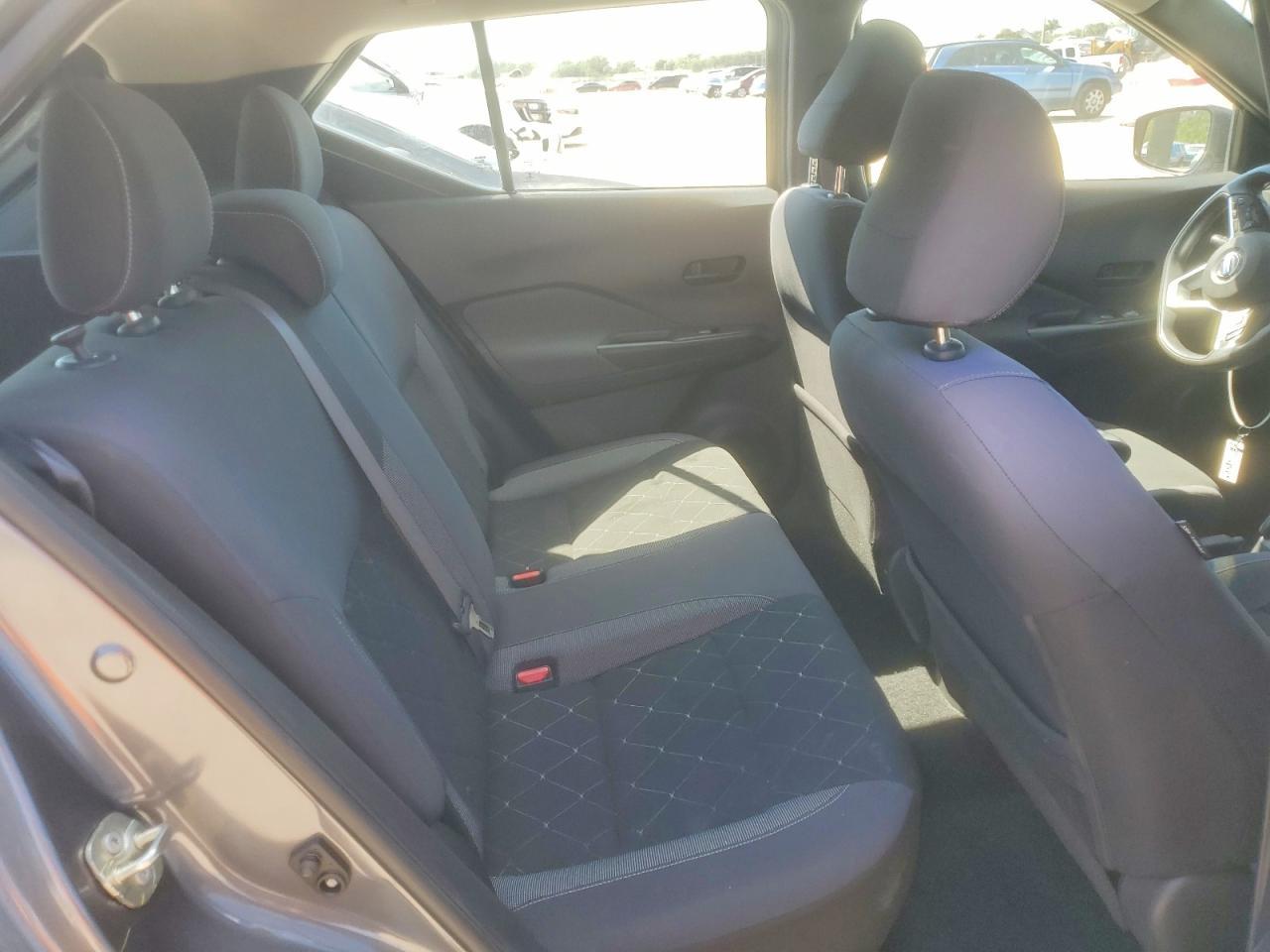 2019 Nissan Kicks S - zdjęcie 11