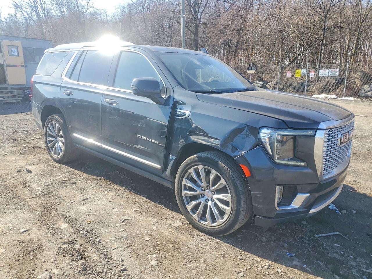 2021 GMC Yukon Denali - zdjęcie 4