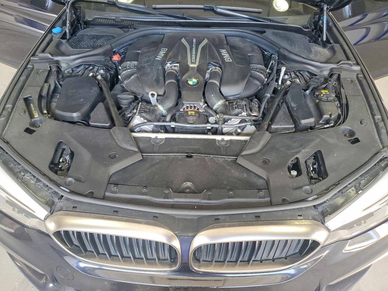 2018 BMW M550Xi - zdjęcie 11