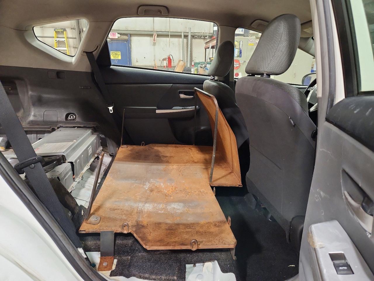 2014 Toyota Prius V - zdjęcie 10