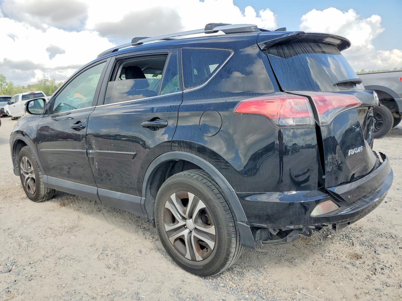 2016 Toyota Rav4 Le - zdjęcie 2