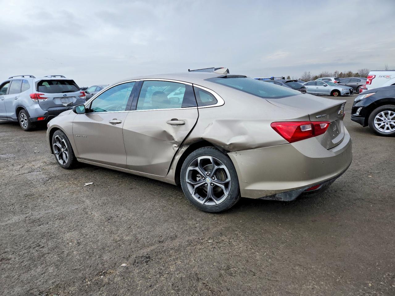 2023 Chevrolet Malibu Lt - zdjęcie 2