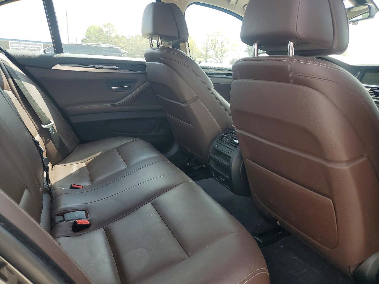 2015 BMW Seria 5 535i - zdjęcie 10