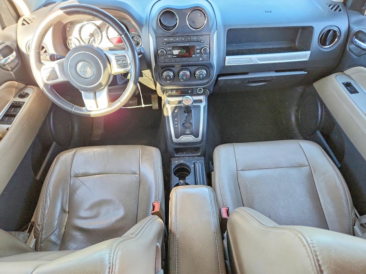 2015 Jeep Compass Latitude - zdjęcie 8