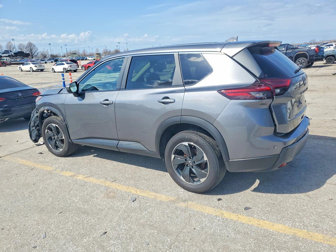 2025 Nissan Rogue Sv - zdjęcie 2