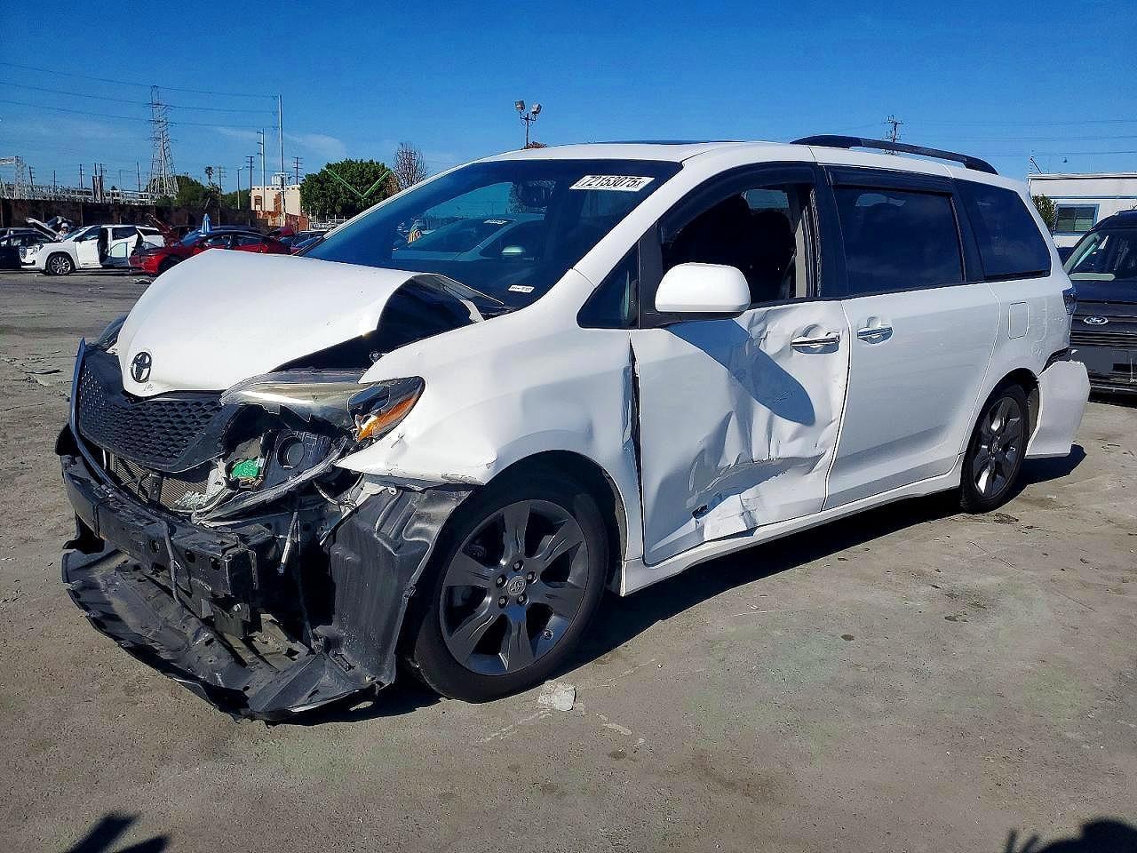 2016 Toyota Sienna Se - zdjęcie główne