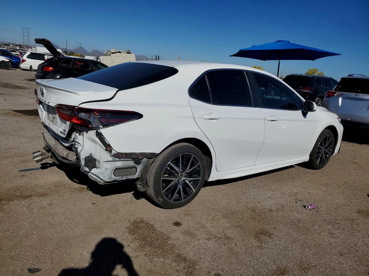 2024 Toyota Camry Hybrid Se - zdjęcie 3