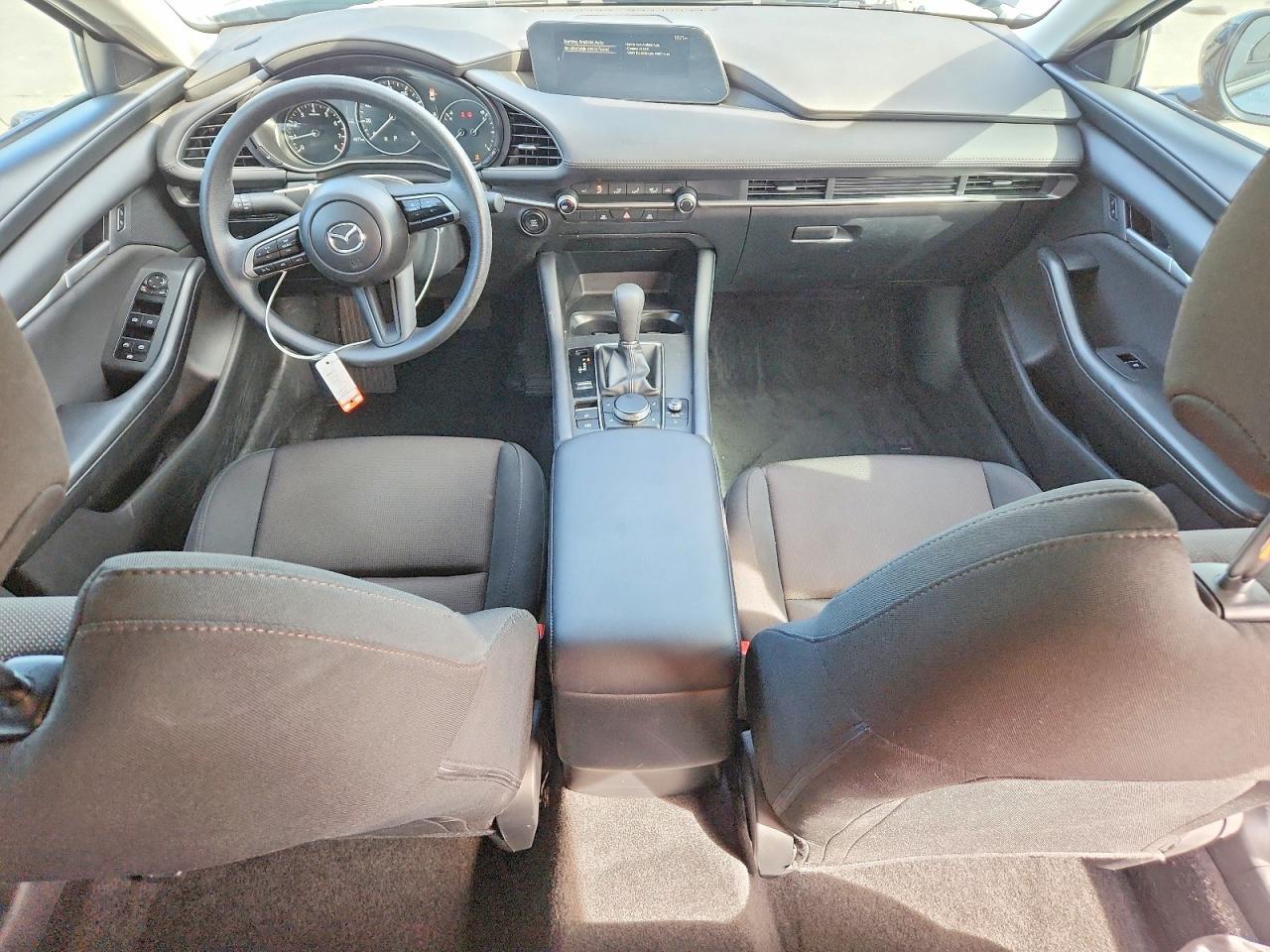 2025 Mazda 3 - zdjęcie 8