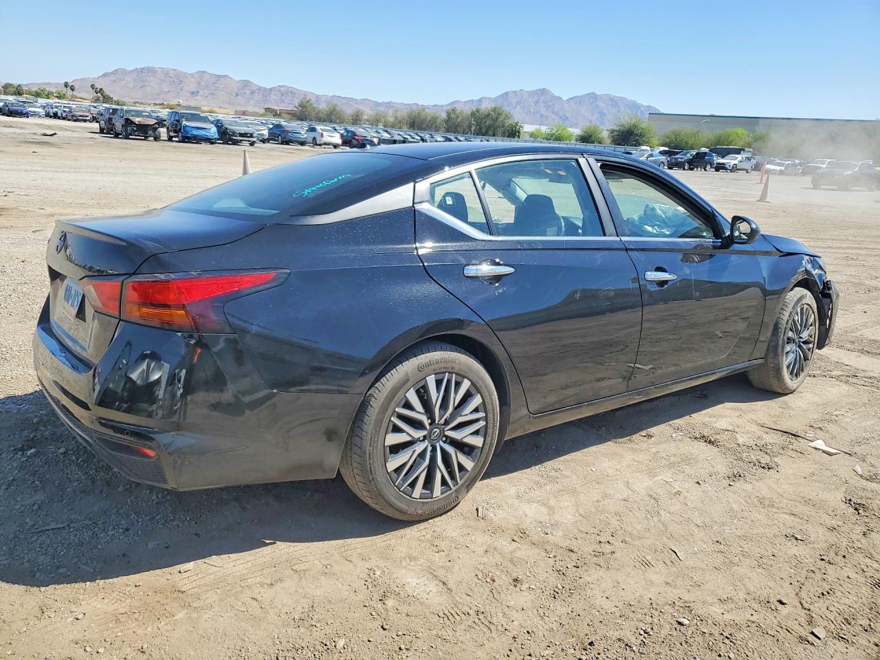 2025 Nissan Altima 2.5 Sv - zdjęcie 3