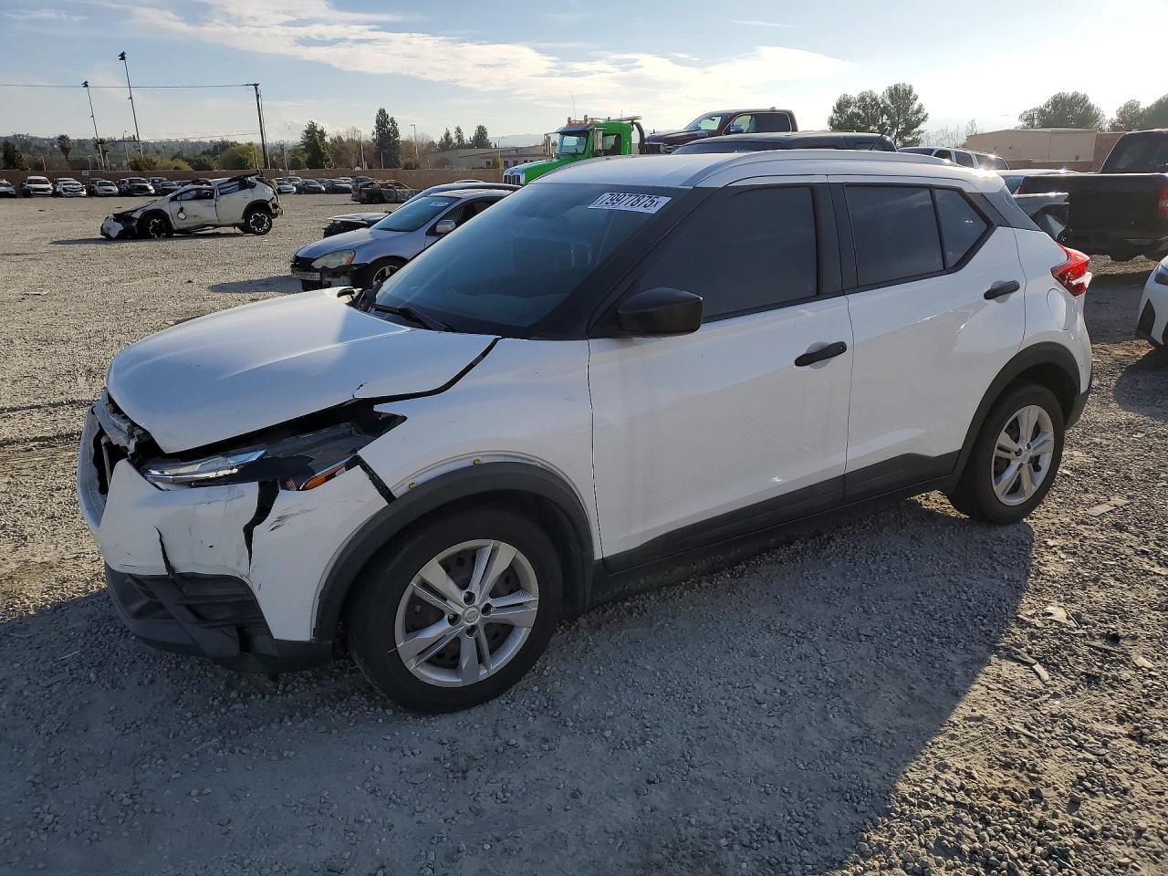 2019 Nissan Kicks S - zdjęcie główne