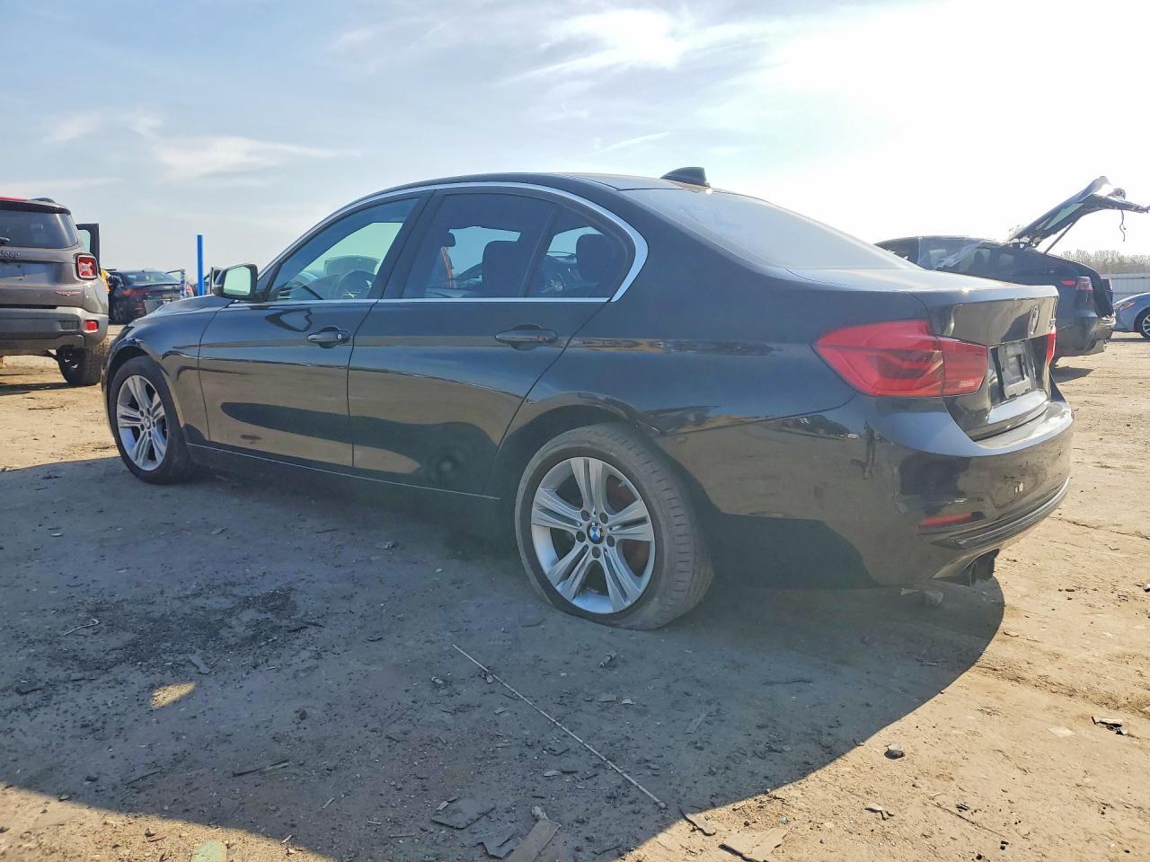 2017 BMW 330 I - zdjęcie 2