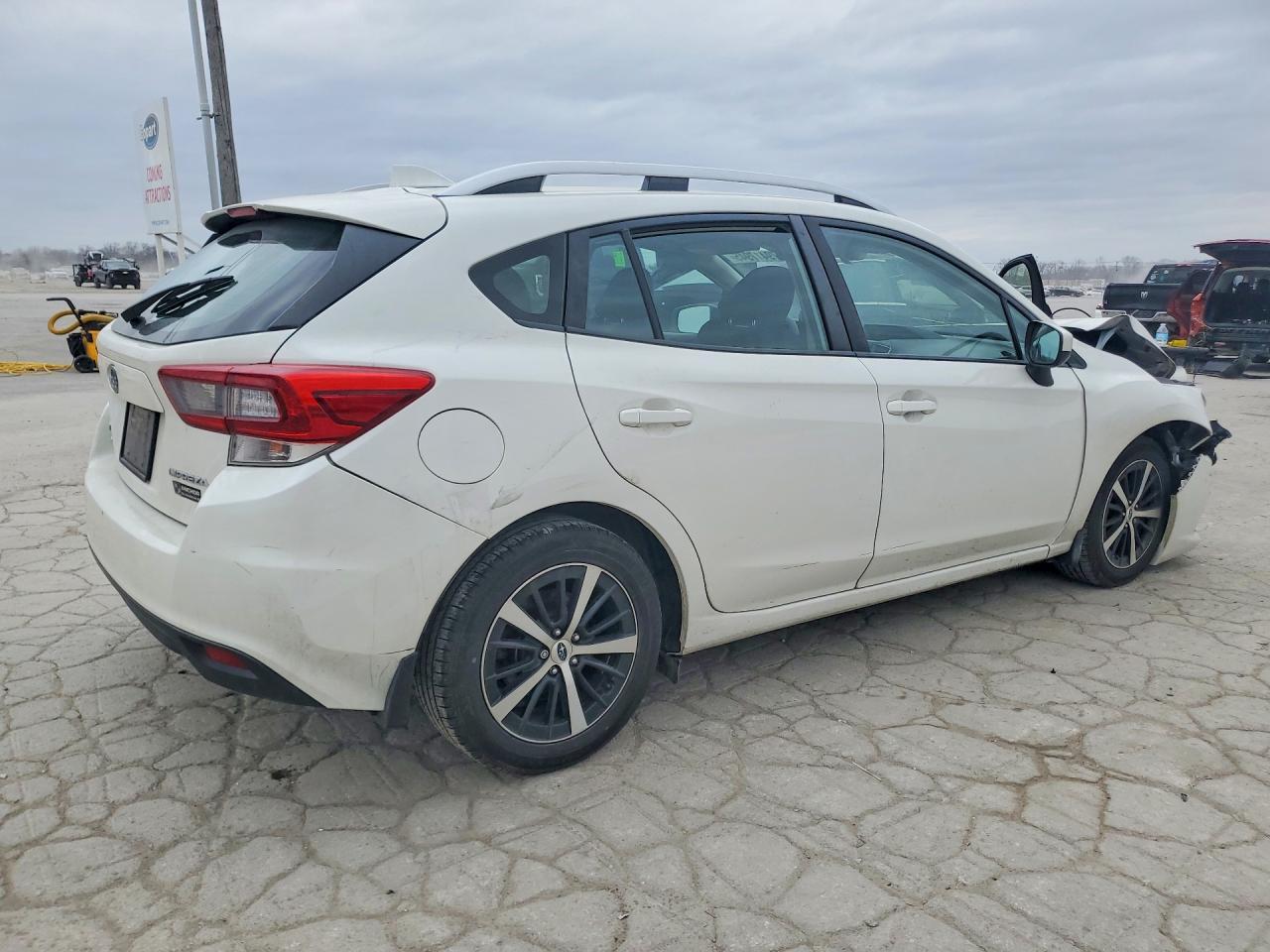 2022 Subaru Impreza Premium - zdjęcie 3