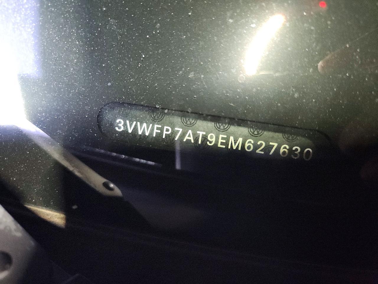 2014 Volkswagen Beetle - zdjęcie 14