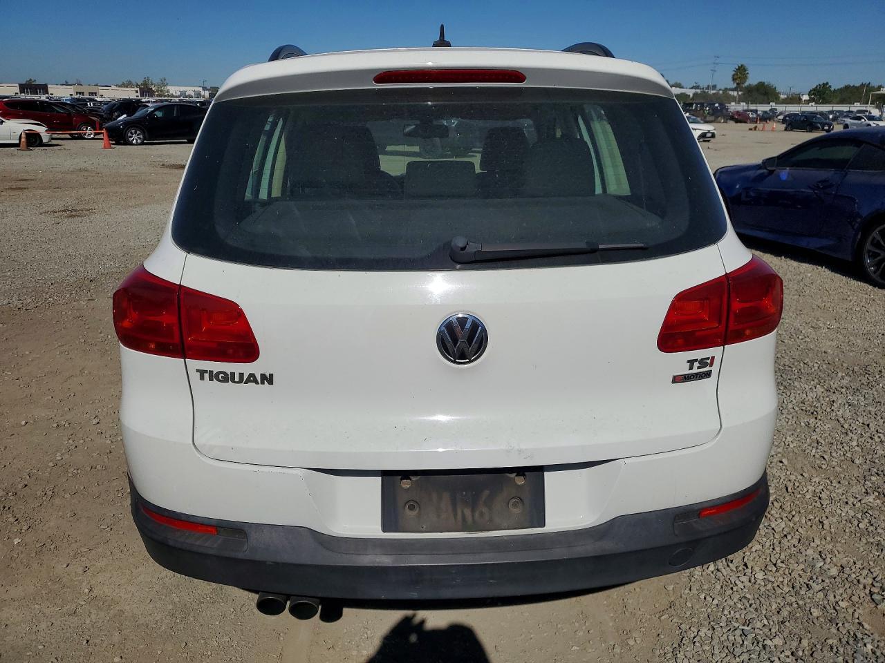 2016 Volkswagen Tiguan S - zdjęcie 6