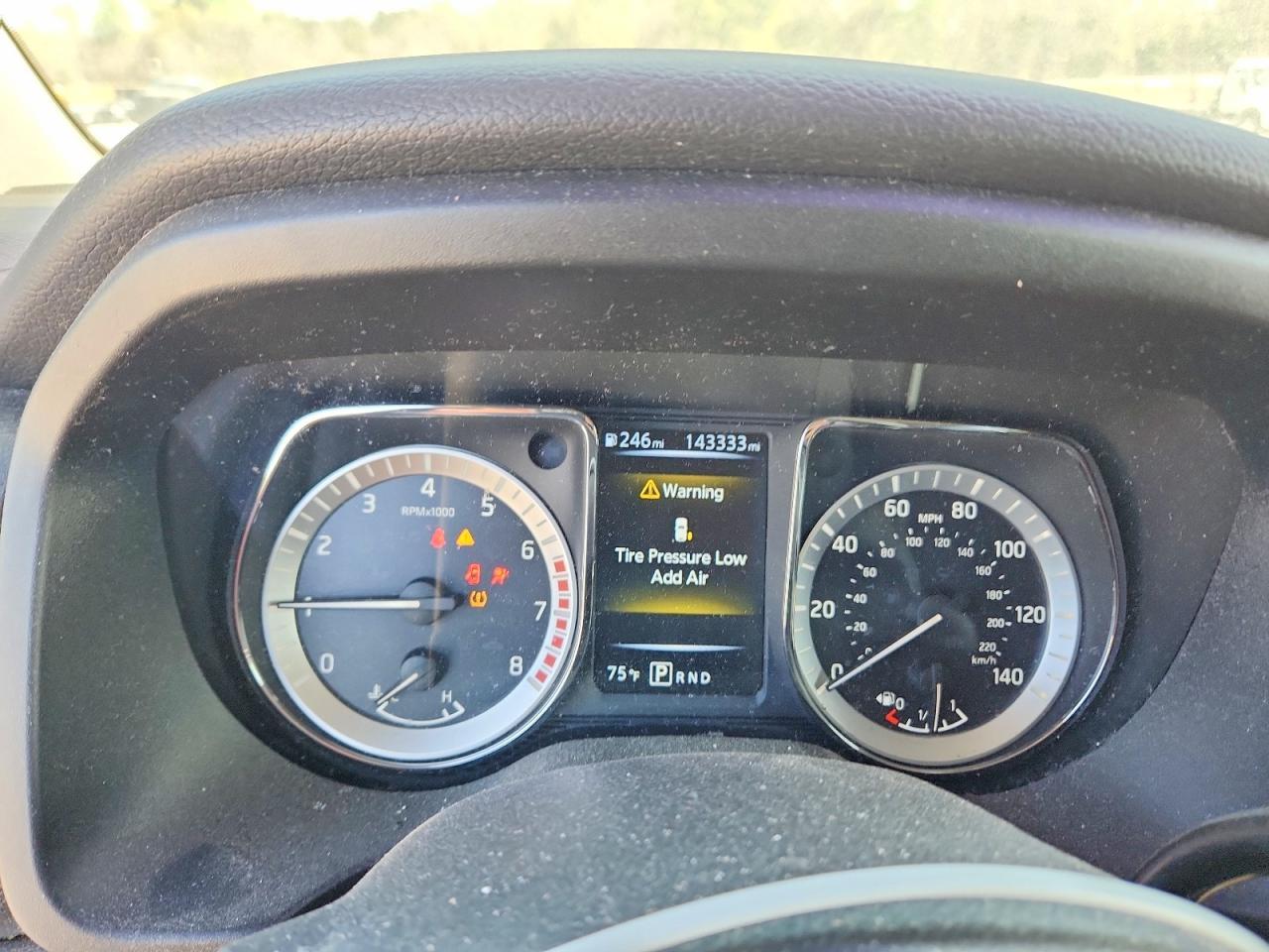2017 Nissan Titan Sv - zdjęcie 9