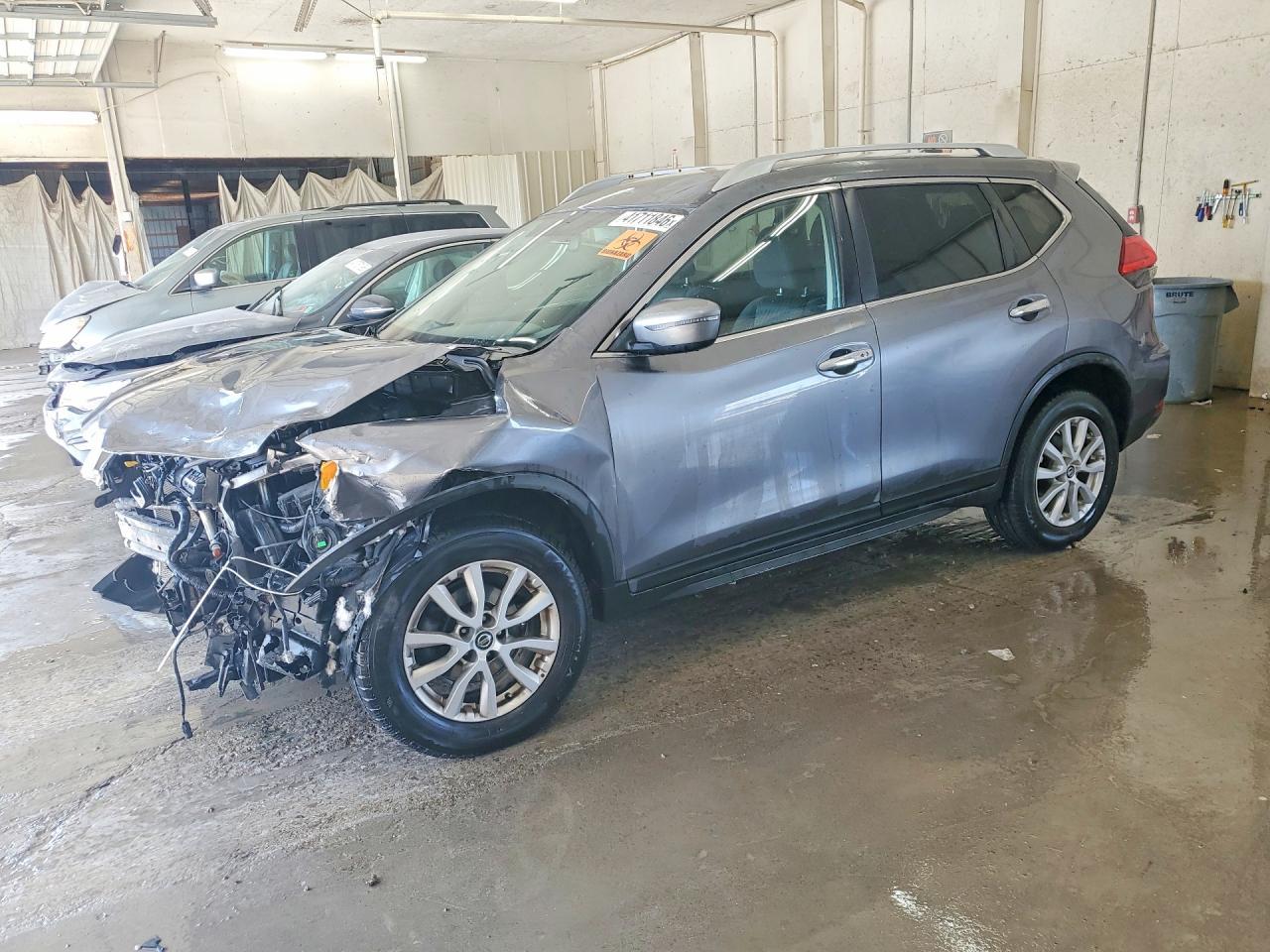 2017 Nissan Rogue Sv - zdjęcie główne