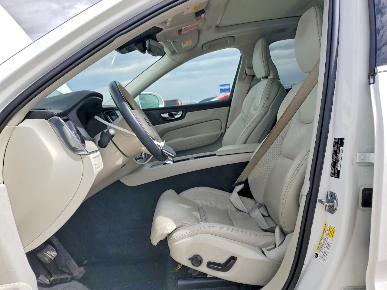 2022 Volvo Xc60 B6 Inscription - zdjęcie 7