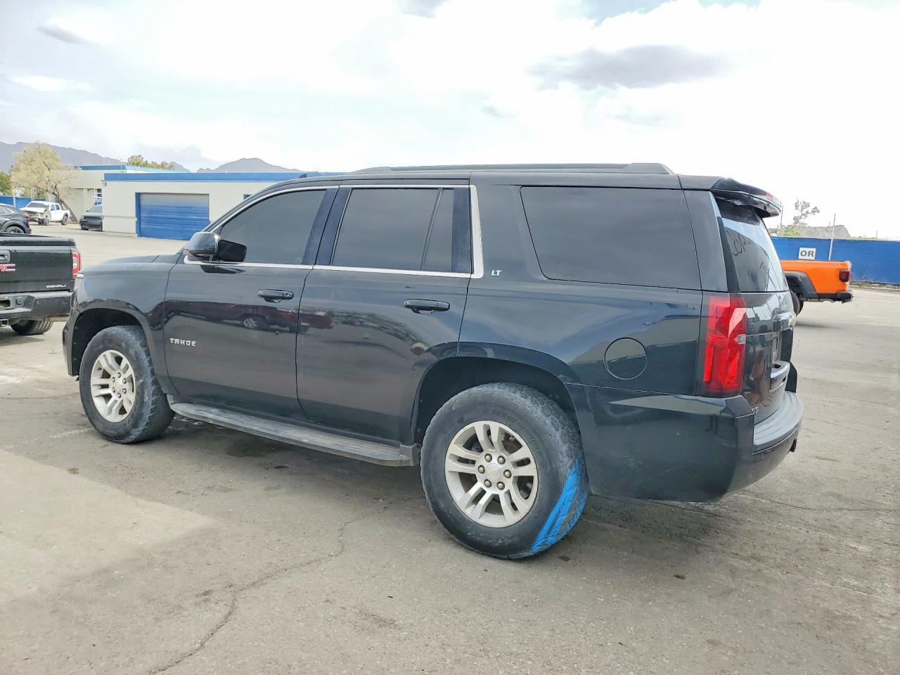2020 Chevrolet Tahoe K1500 Lt - zdjęcie 2