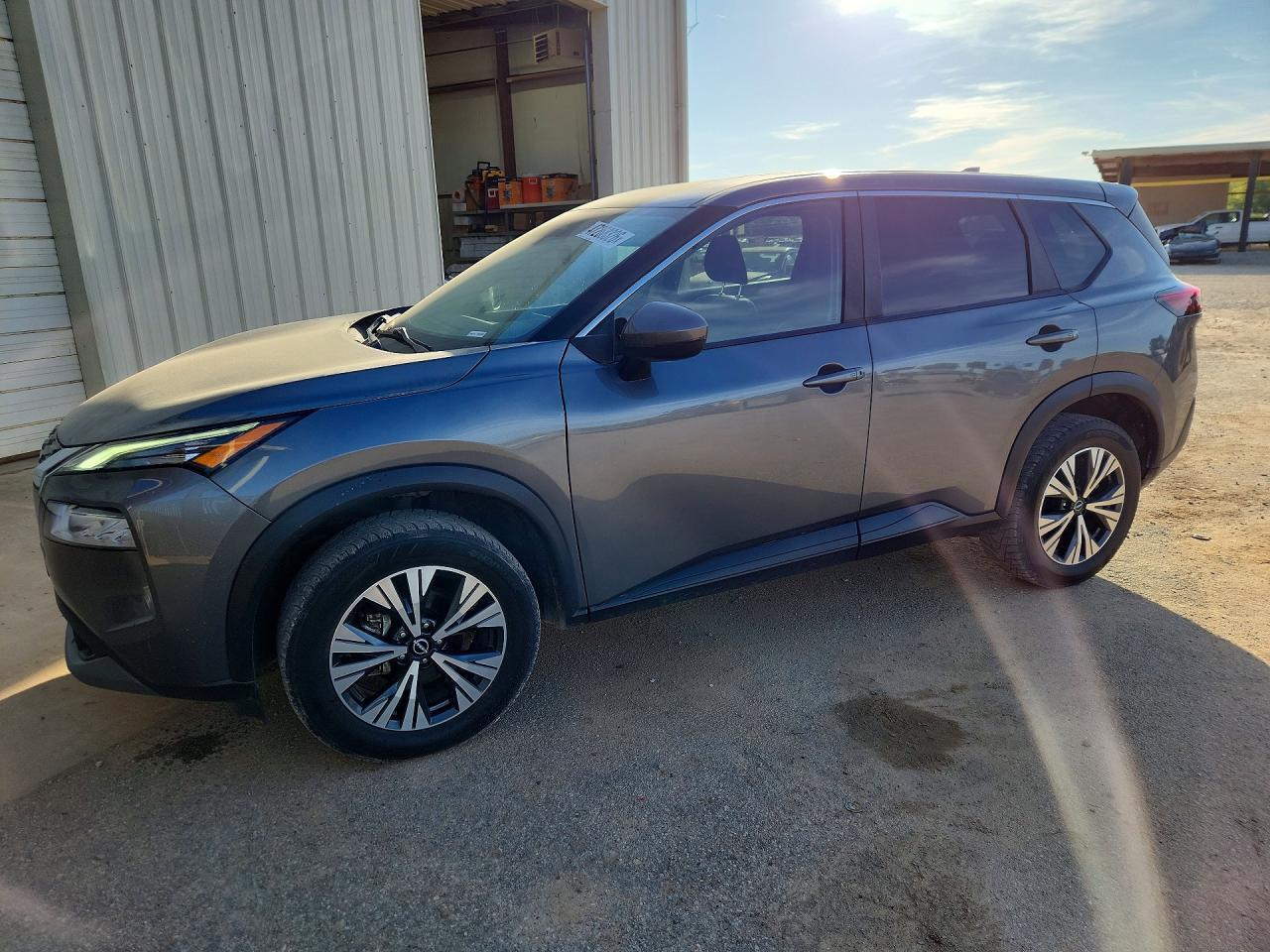 2022 Nissan Rogue Sv - zdjęcie główne