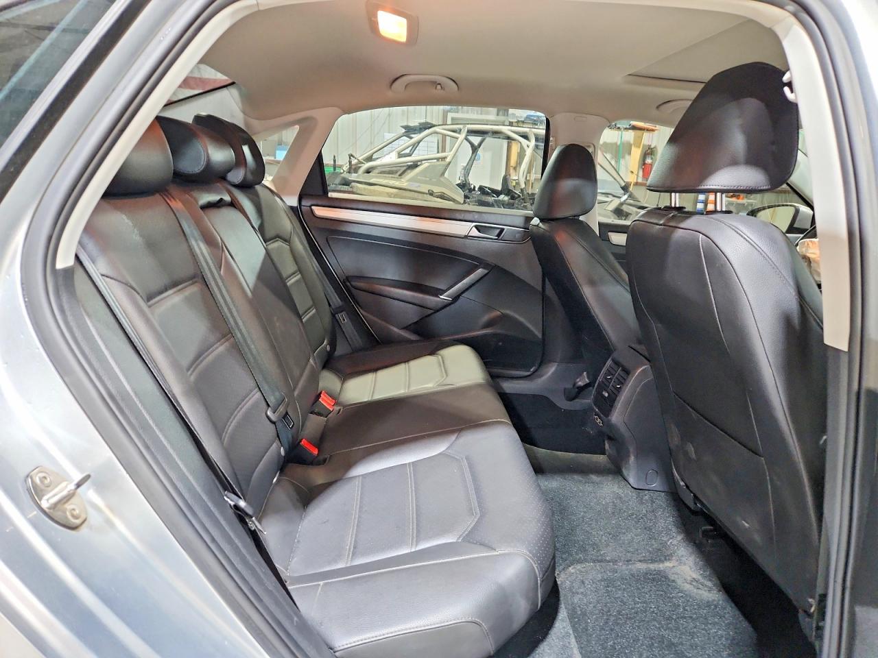 2019 Volkswagen Passat Wolfsburg - zdjęcie 10