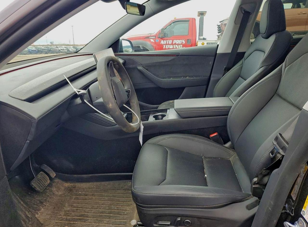 2026 Tesla Model Y - zdjęcie 7