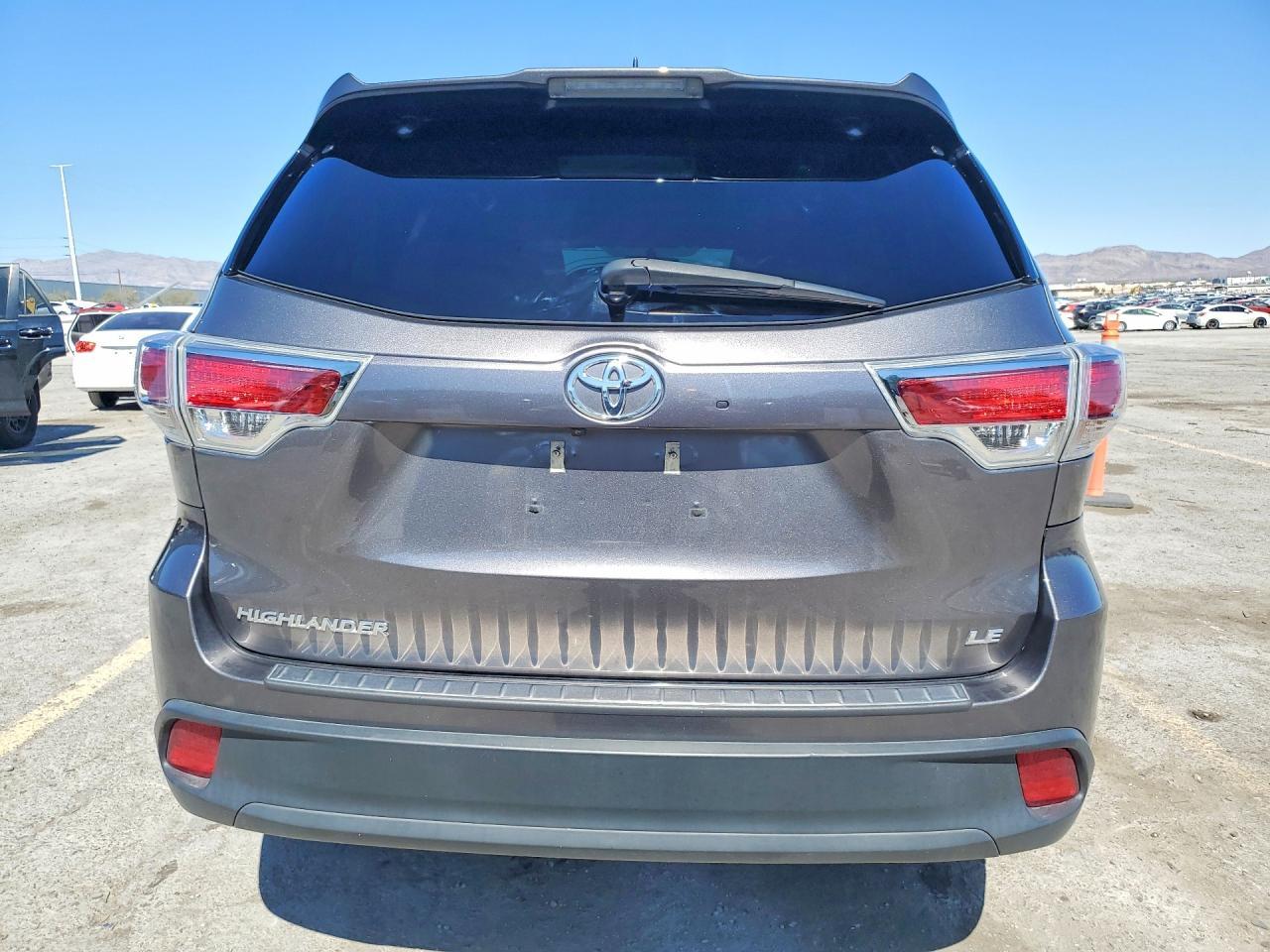 2016 Toyota Highlander Le Plus - zdjęcie 6