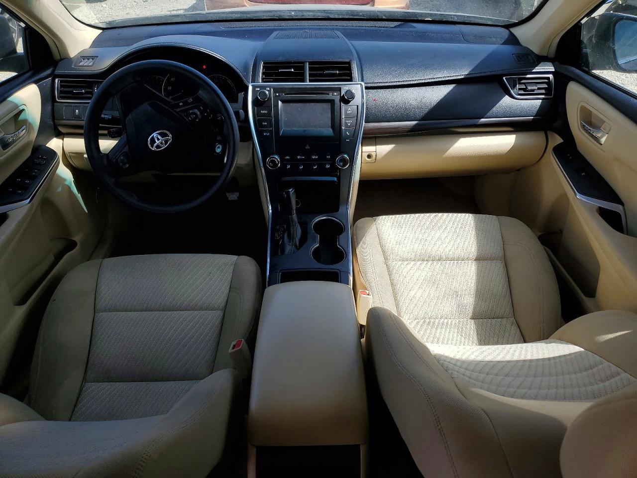 2015 Toyota Camry Le - zdjęcie 8