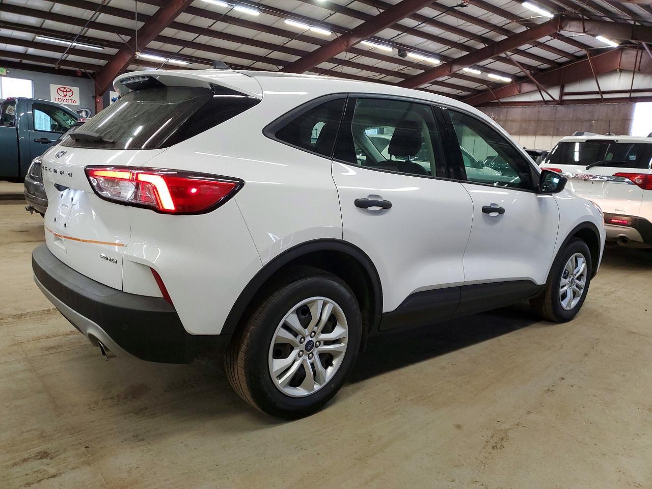 2021 Ford Escape S - zdjęcie 3
