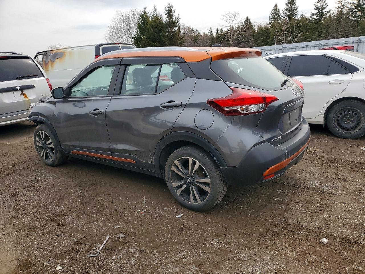 2019 Nissan Kicks S - zdjęcie 2