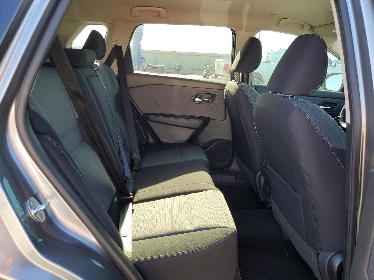 2023 Nissan Rogue Sv - zdjęcie 11