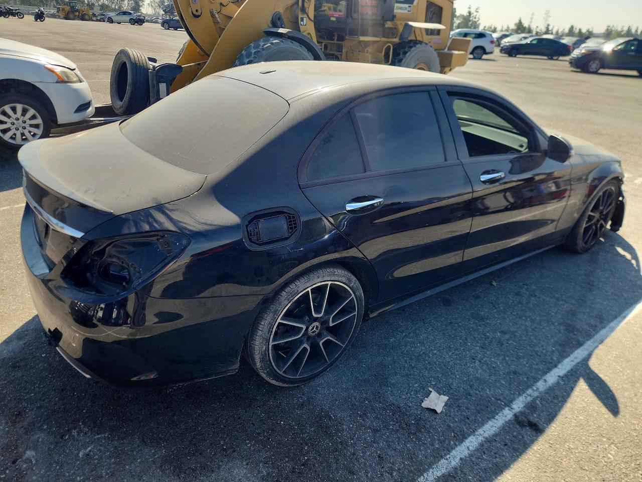 2021 Mercedes-Benz C 300 - zdjęcie 3