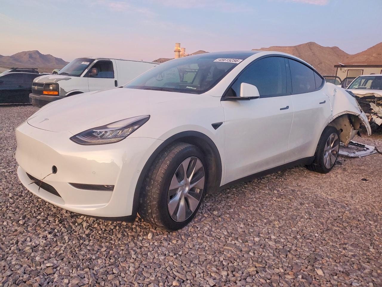 2022 Tesla Model Y - zdjęcie główne