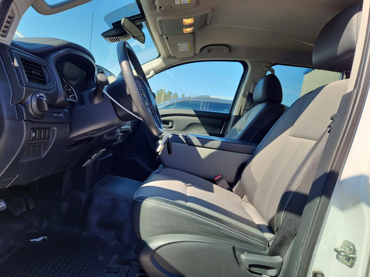 2021 Nissan Titan S - zdjęcie 7