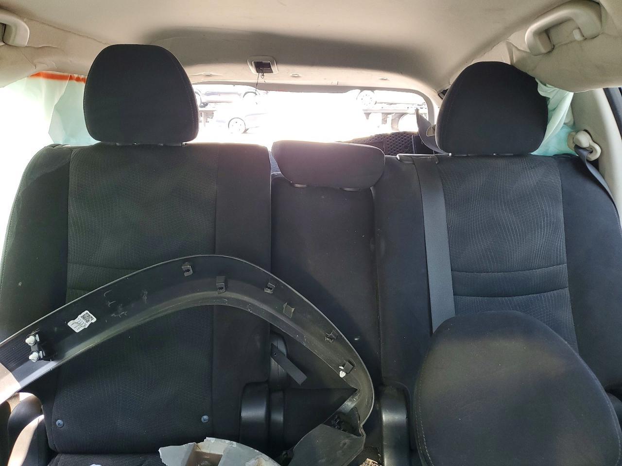 2014 Nissan Rogue S - zdjęcie 10