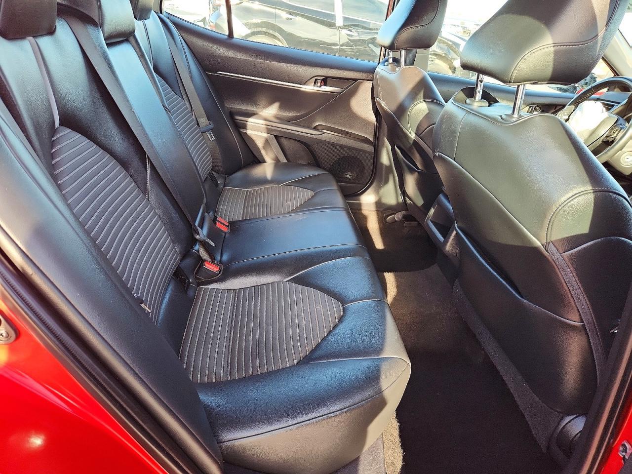 2021 Toyota Camry Se - zdjęcie 10
