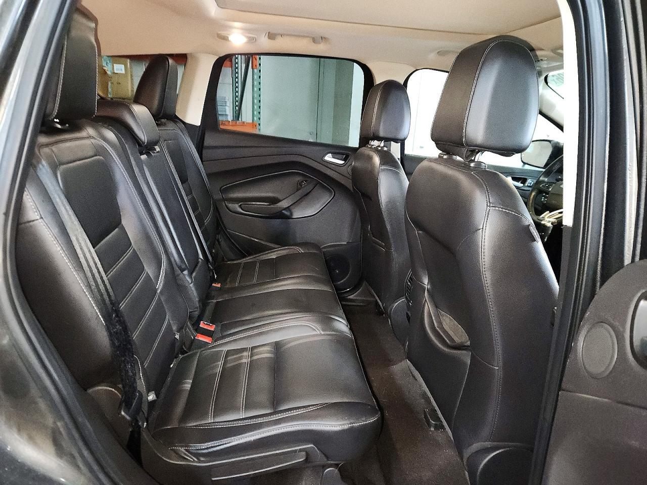 2017 Ford Escape Titanium - zdjęcie 11