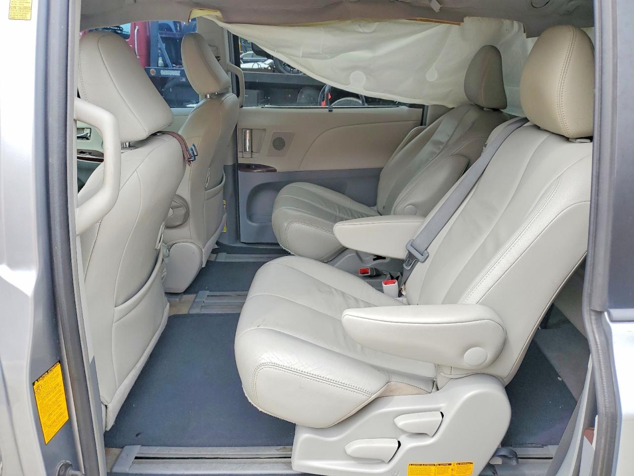 2013 Toyota Sienna Xle 8-Passenger - zdjęcie 11