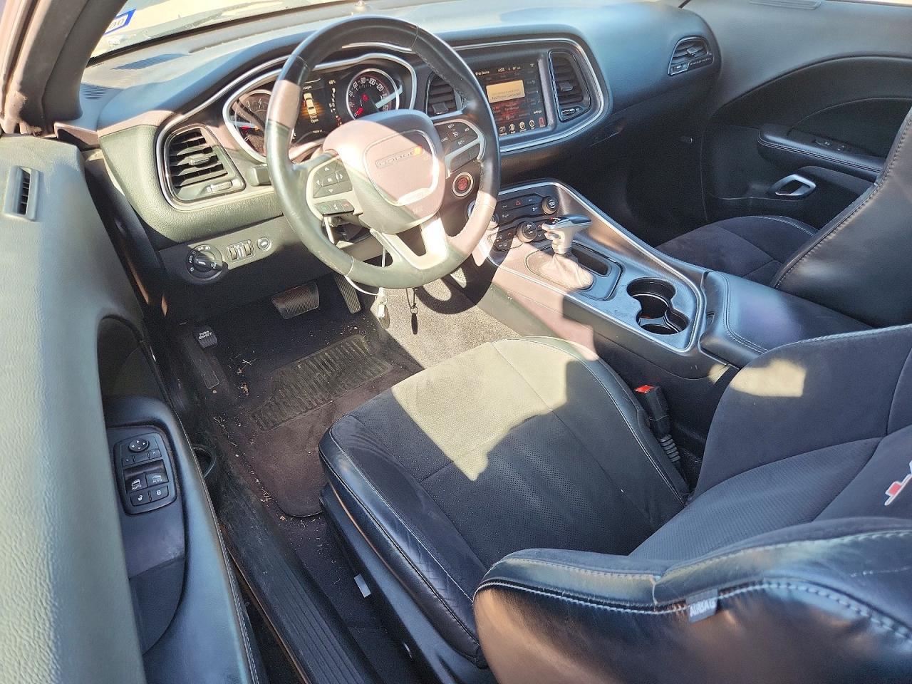 2016 Dodge Challenger R - zdjęcie 8