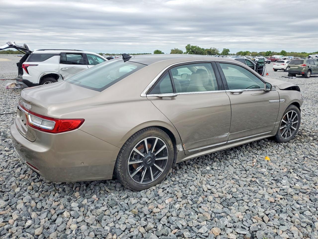 2020 Lincoln Continental Reserve - zdjęcie 3