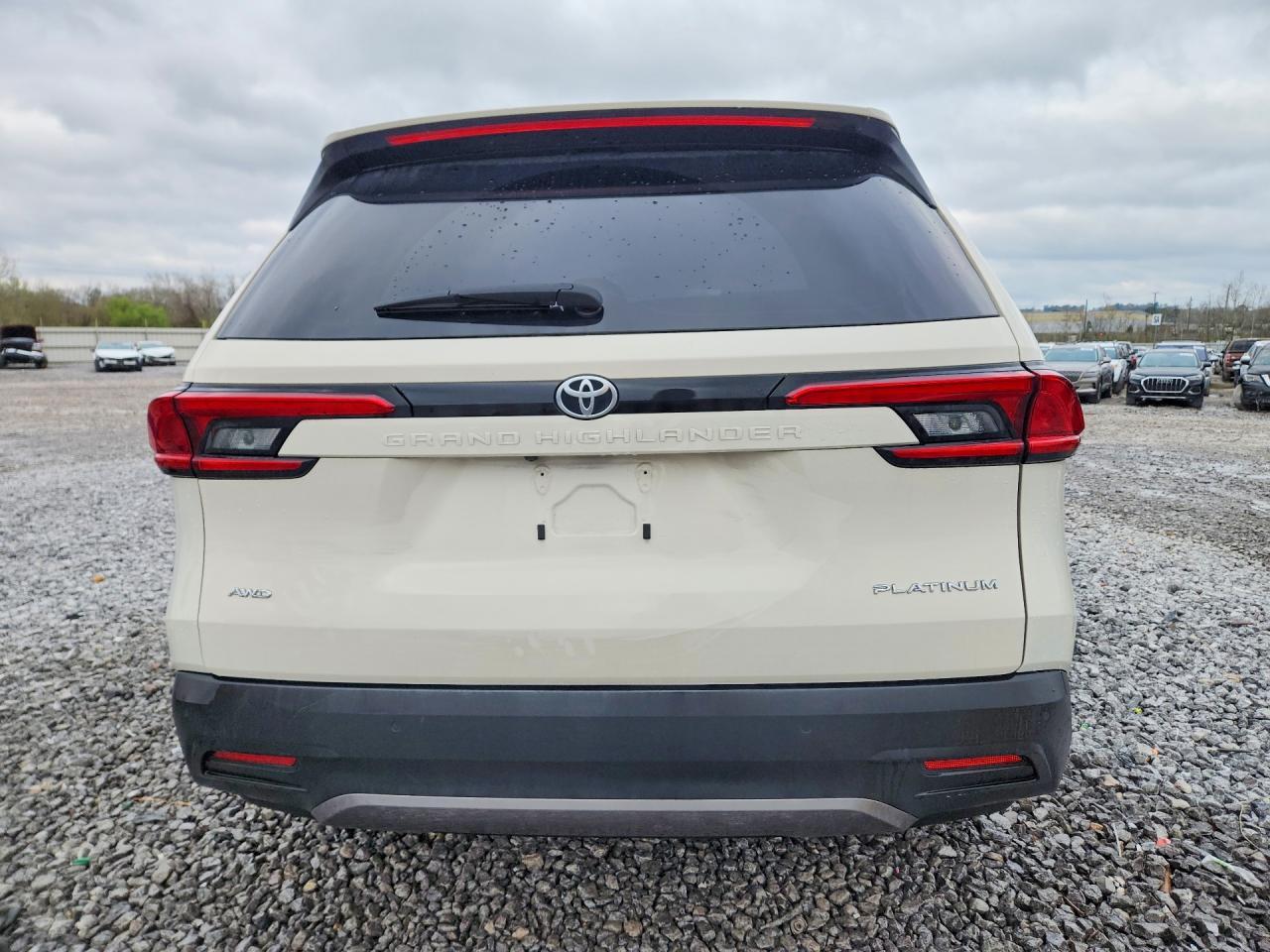 2024 Toyota Grand Highlander Platinum - zdjęcie 6